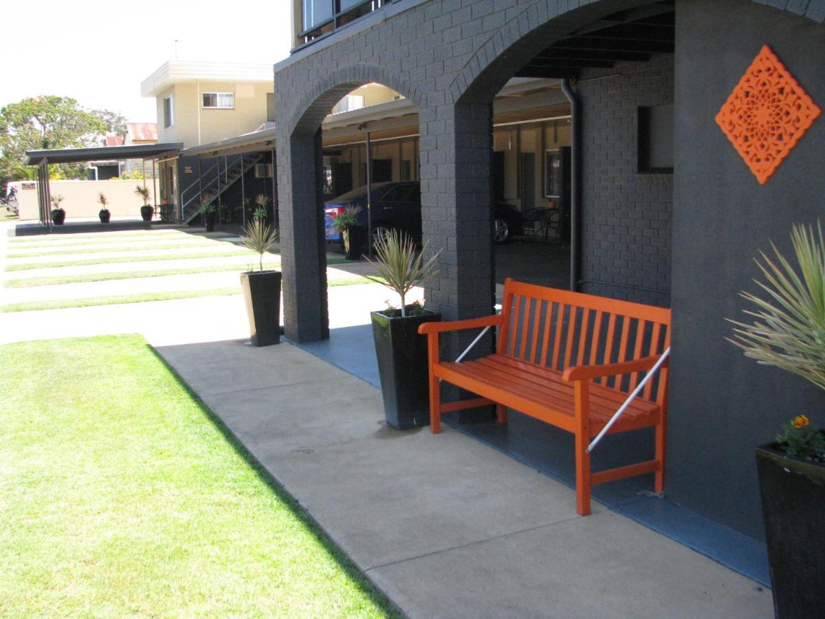 Charm City Motel Bundaberg Esterno foto