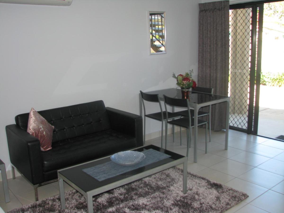 Charm City Motel Bundaberg Esterno foto