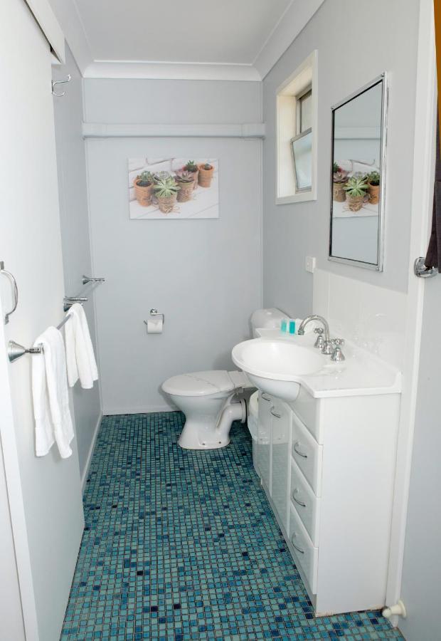 Charm City Motel Bundaberg Esterno foto