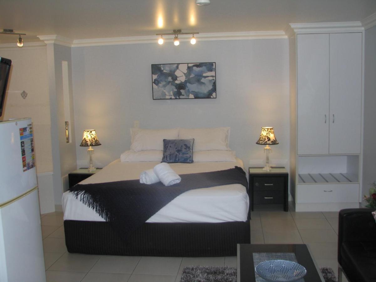 Charm City Motel Bundaberg Esterno foto
