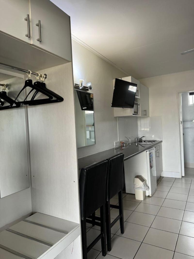 Charm City Motel Bundaberg Esterno foto