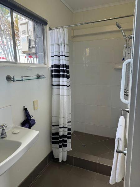 Charm City Motel Bundaberg Esterno foto