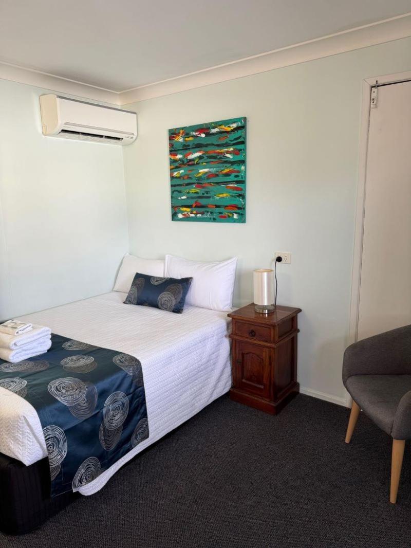Charm City Motel Bundaberg Esterno foto