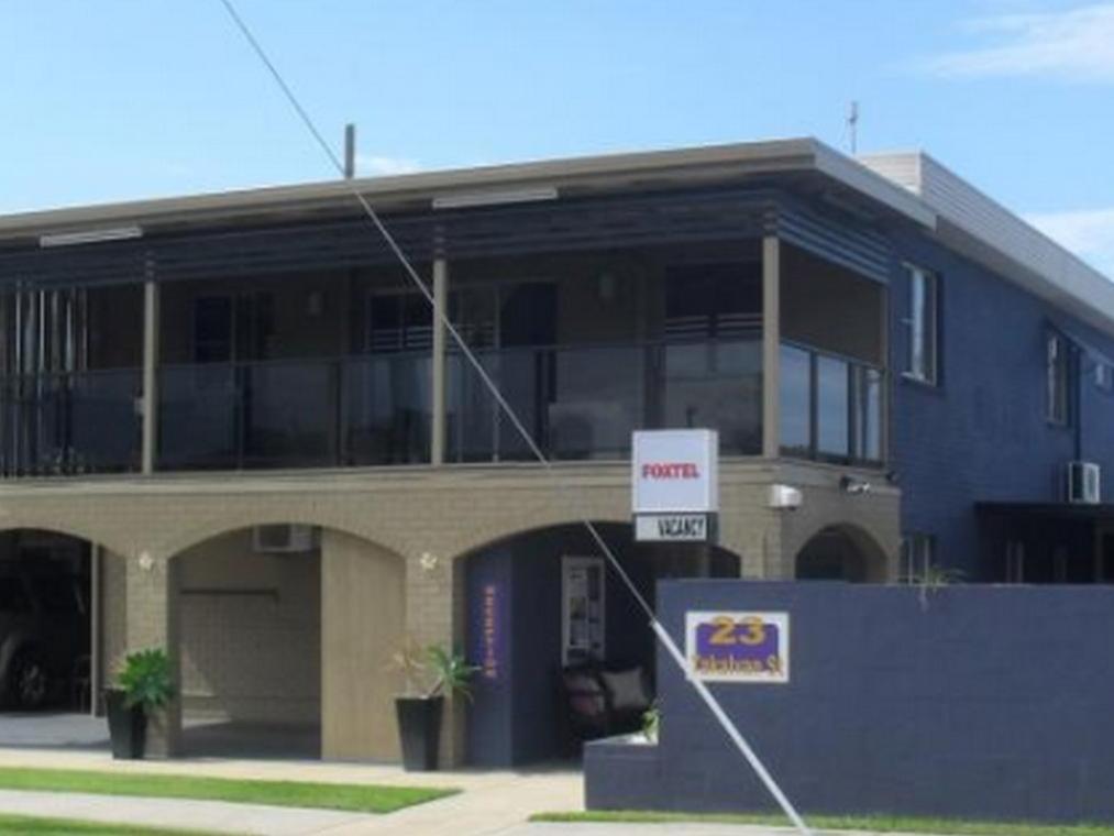 Charm City Motel Bundaberg Esterno foto