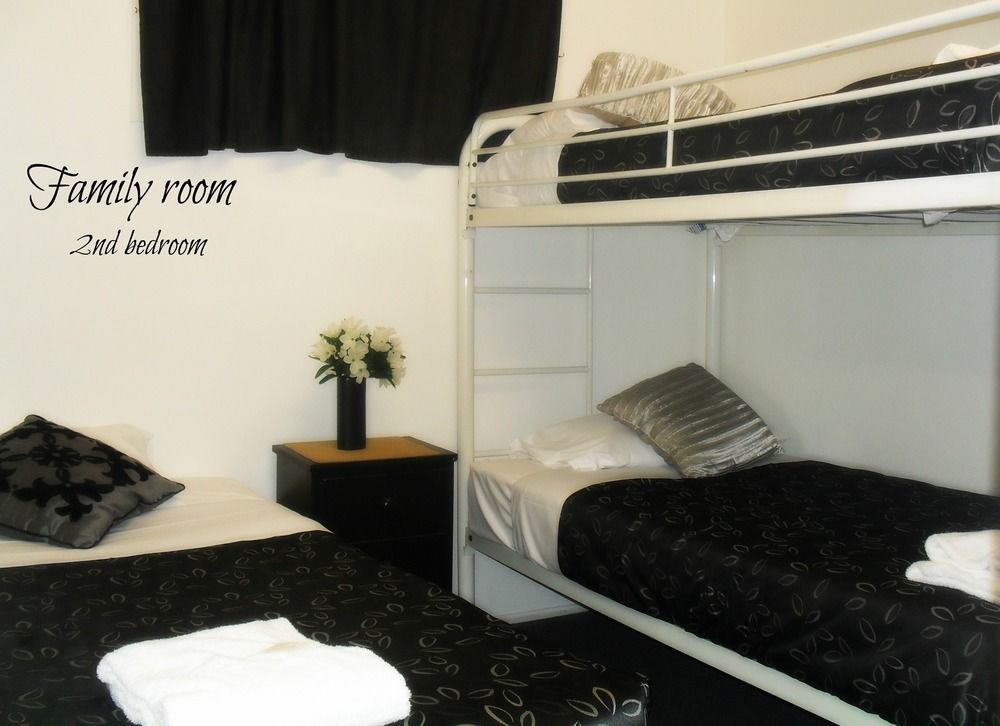 Charm City Motel Bundaberg Esterno foto